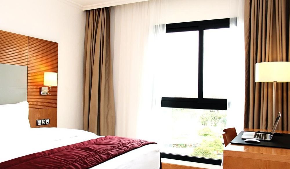 Star Land Hotel Bonapriso Duala Zewnętrze zdjęcie
